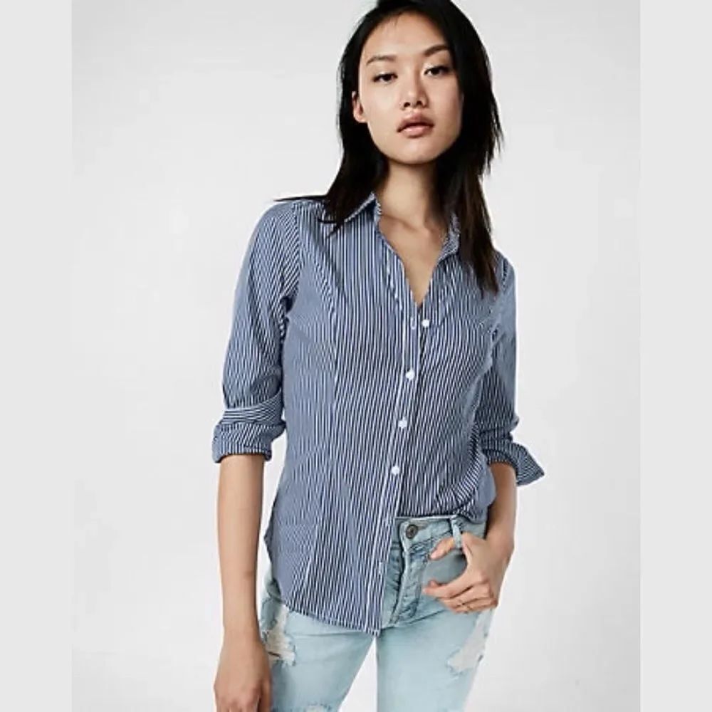 ✨ HP✨Express Blue Striped Button Down Shirt✨
